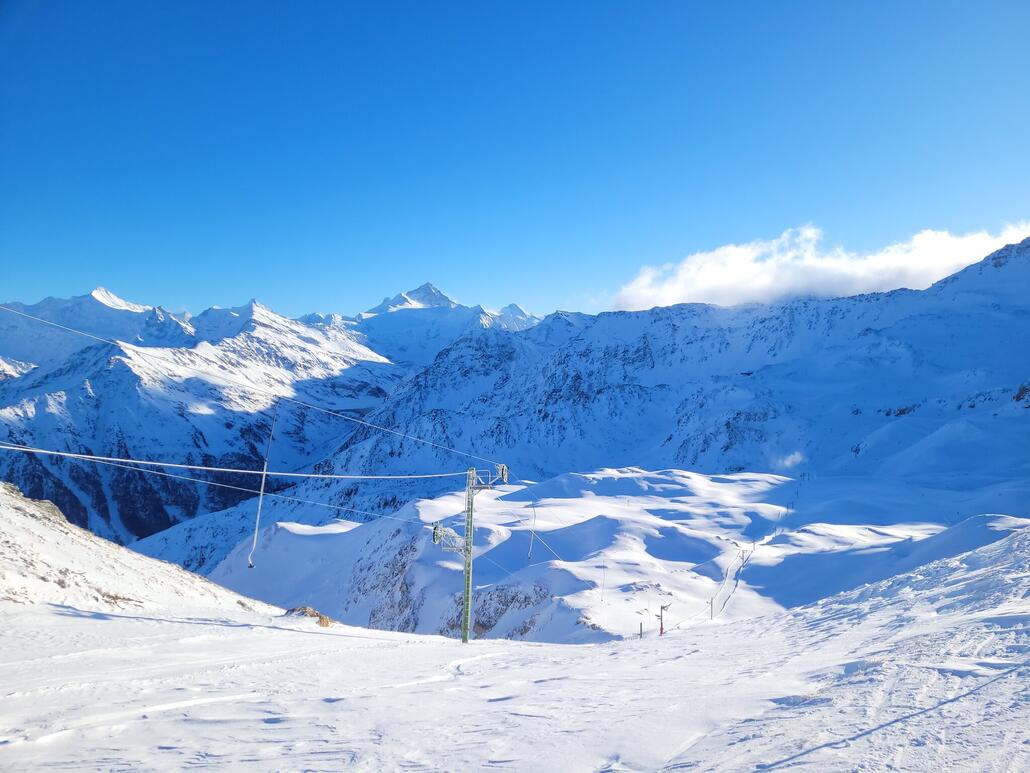 Hier bei den letzten Sonnenstrahlen am Orzival. Der Rest des Gebiets bereits im Schatten