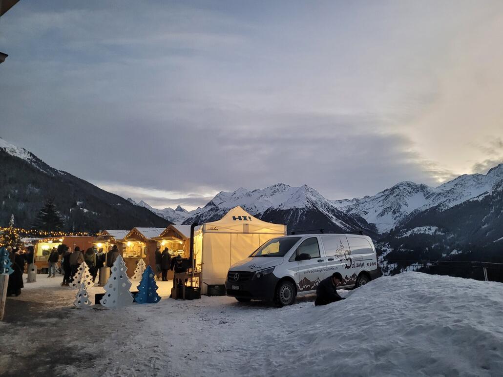Dann zum Abschluss des Tages noch auf den schön gemachten kleinen Weihnachtsmarkt in St Luc