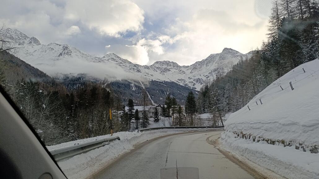 Hinauf nach Sulden sieht man sogar blau