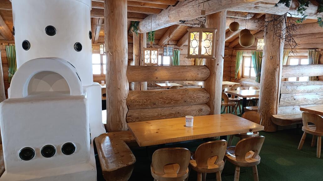 Restaurant und Yak-Bar