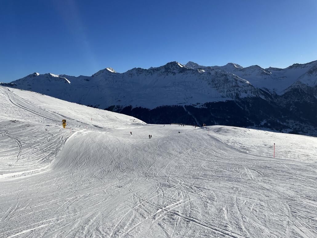 60a ab dem mittleren Bereich einwandfrei und breit, oben zur Zeit schmal und entsprechend verfahren.