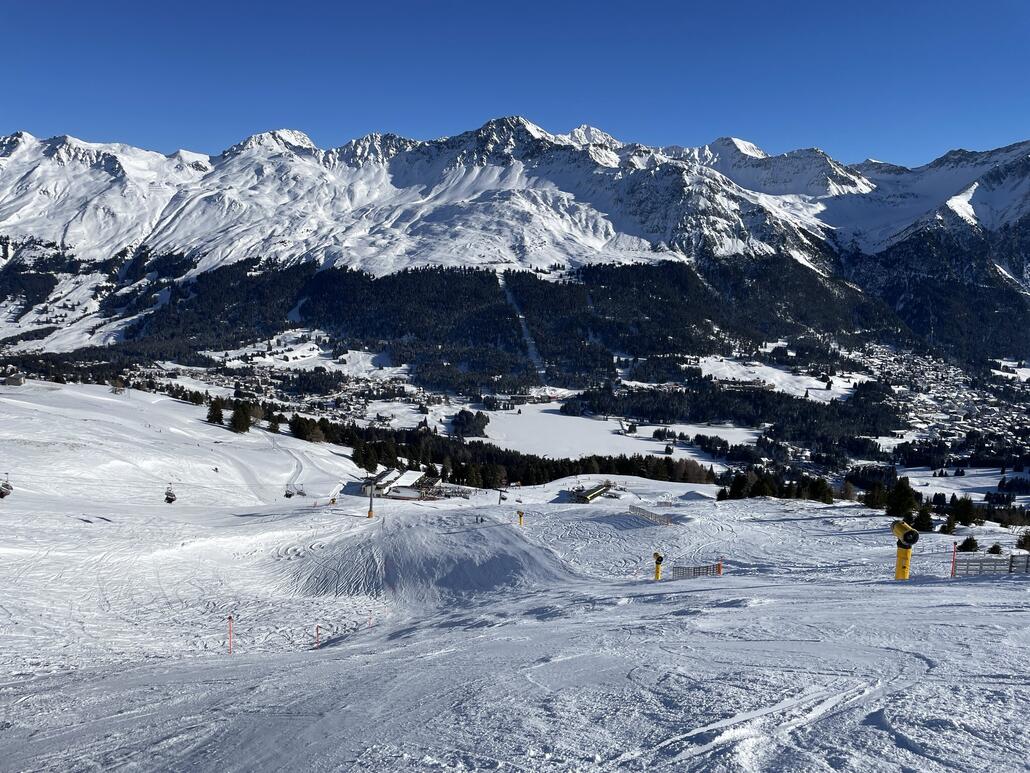 Viele Pisten fuhr ich heute das erste Mal, so auch die 63 am Lavoz. Auffällig: Keine Warteschlange am Lavoz. Die Mittagszeit trug diesem Umstand sicherlich bei.