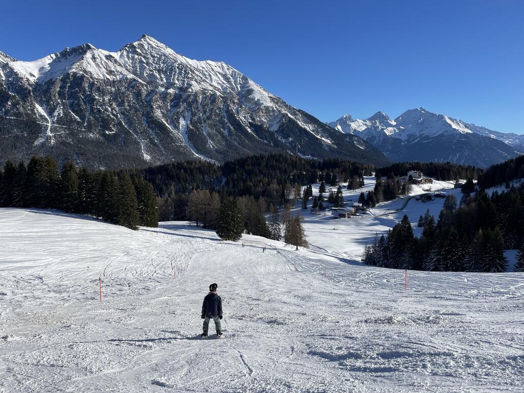 Eher mit der Brechstange geöffnet, was die Schneelage betrifft: Die 44. Definitiv nicht zu empfehlen für Personen, die empfindlich auf Steine und derlei reagieren.