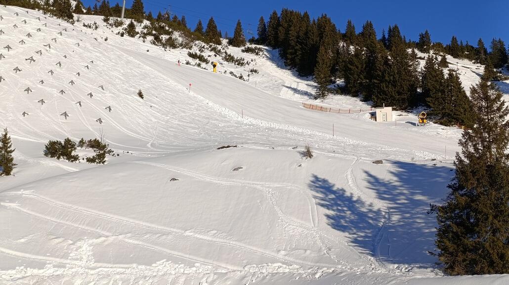 Blick auf die rechte, rote Piste