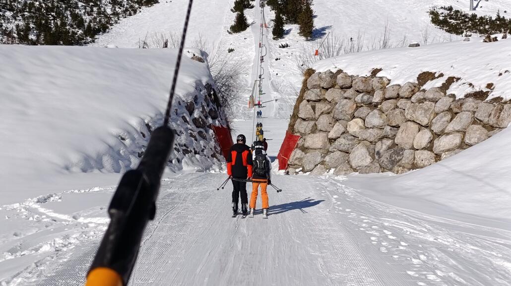 Kultiger Ausschnitt für den Schlepper in der Lawinenverbauung