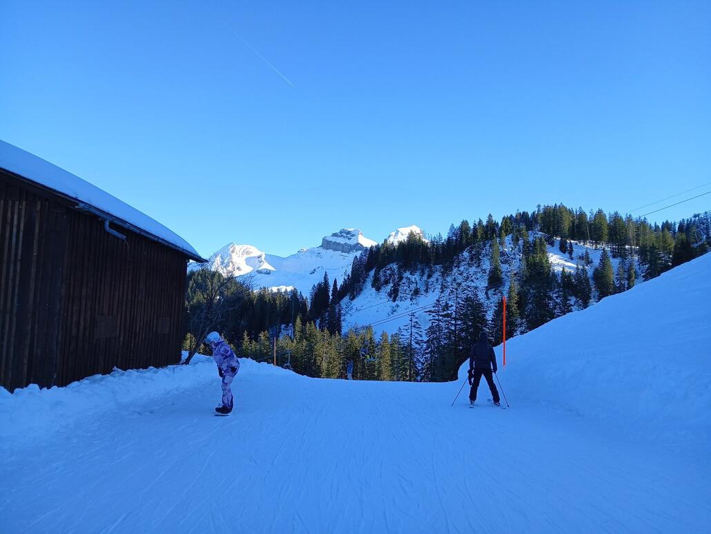 Druesberg und Laucherenstöckli KSB. Um 14.00 schon wieder fast alles im Schatten.
