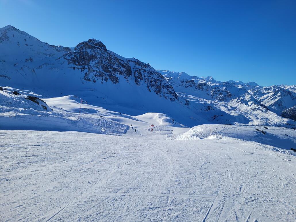 2x PdB, dann wurde dort die Schlange zu lang. Hier auf der äusseren roten Variante.