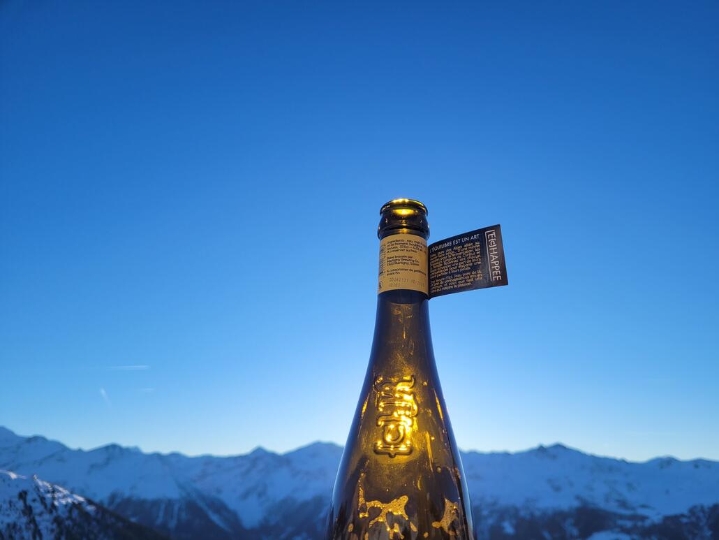16 Uhr bei lecker Bierchen an der Cabane Bella Tolla. Den Nachmittag habe ich ausschliesslich an Forêt und Tsape verbracht. Nun ein letztes Mal Ombrintze und über die Rothorn zum Auto.<br />Beide Schlepper noch mit langen Warteschlangen
