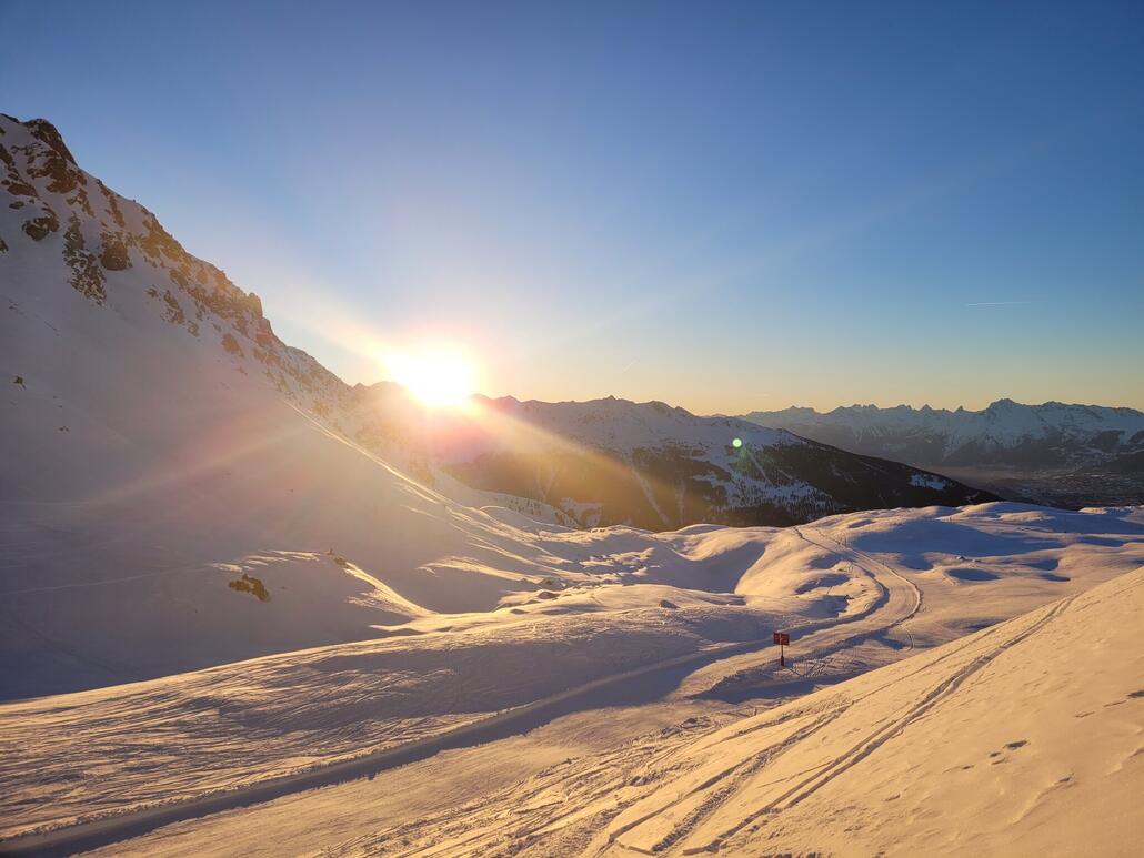 Letzte Talabfahrt. Leere, Stille und Sonnenuntergang.