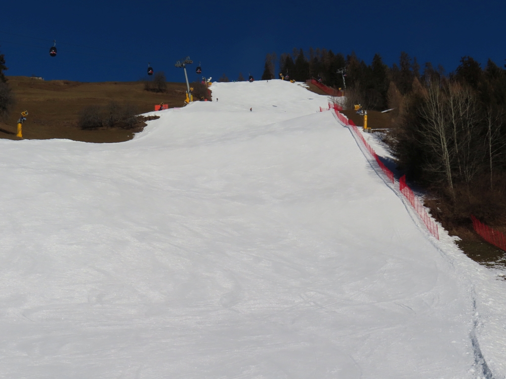 Deswegen bin ich die Piculin auch dreimal hintereinander gefahren. Da man dabei jedesmal die Linie etwas anders wählen kann, wird es einen auf dieser Piste nicht so schnell langweilig.