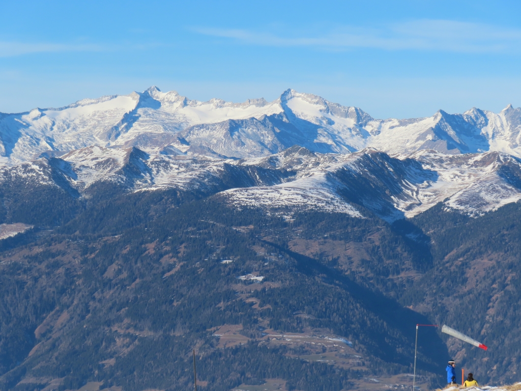 Blick vom Kronplatz zum Alpenhauptkamm (Großer Möseler und Turnerkamp)