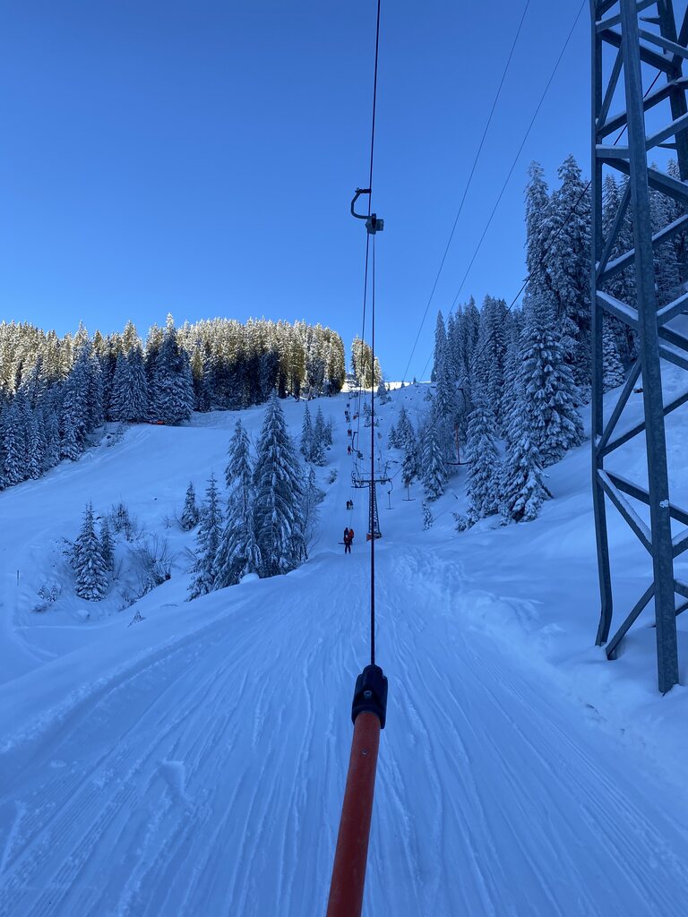 Auf dem Schwendilift, den ganzen Tag im Schatten
