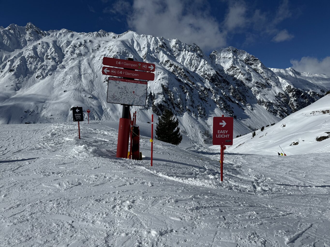 Warum macht man die Piste links nicht einfach schwarz und die rechte blau?