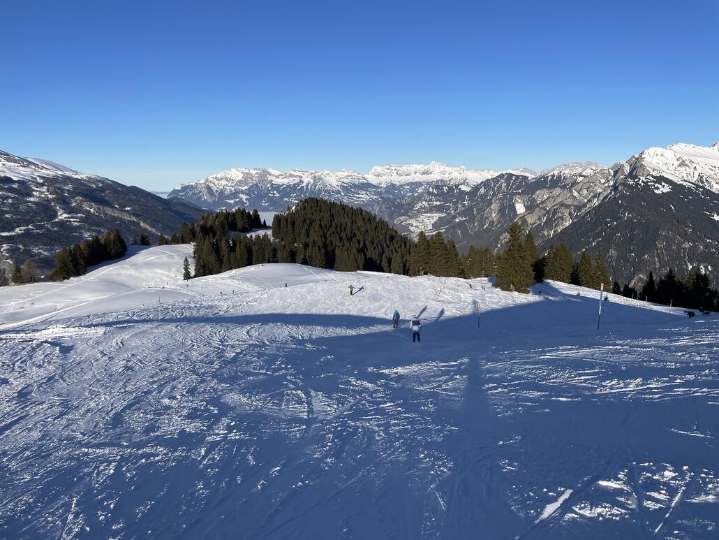 Blaue "Aussenrum-Variante" am SL, auf dem Pistenplan ganz rechts.