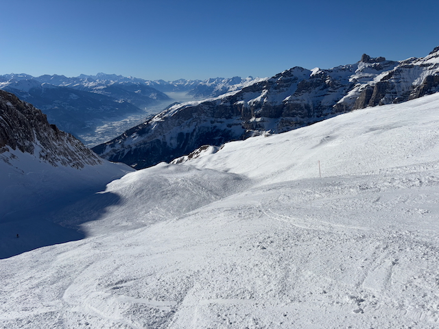 Die Piste Nr. 9 führt über einen imposanten Lawinenkegel.
