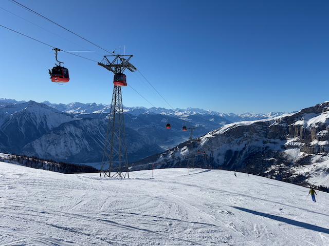 6EUB Flaschen - Torrentalp - Rinderhütte mit der Piste Nr. 11