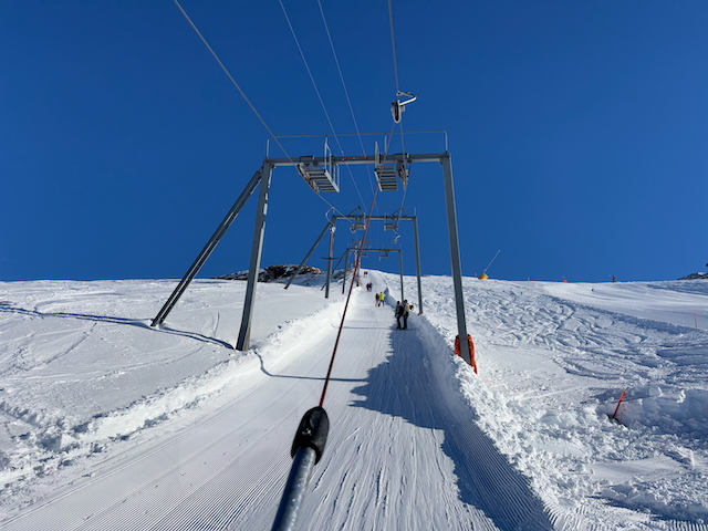 Der SL Rinderhalde macht eine leichte Linkskurve.
