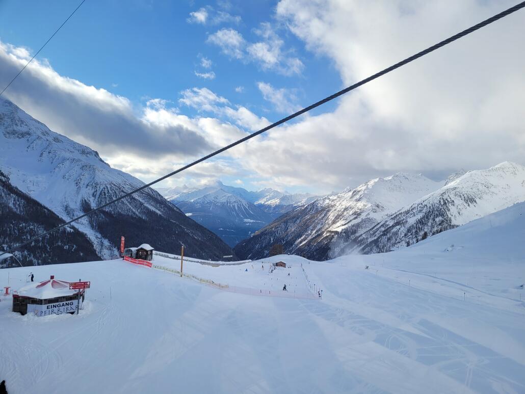 Oben stehen noch die Wolken, Richtung Rhonetal sieht es besser aus... Mal sehen ob das heute eine gute Entscheidung war.