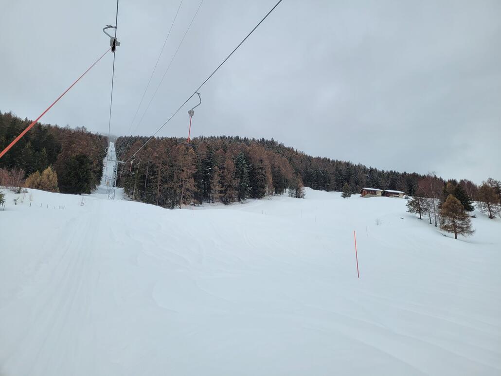 Erez Schlepplift, anliegende Piste ist schön trassiert