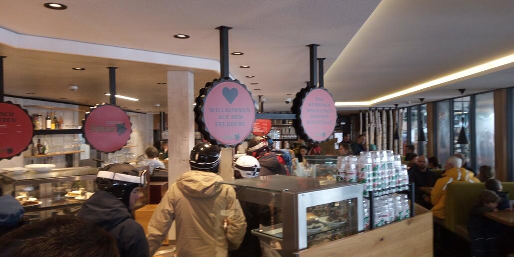 Der Laden war poppenvoll