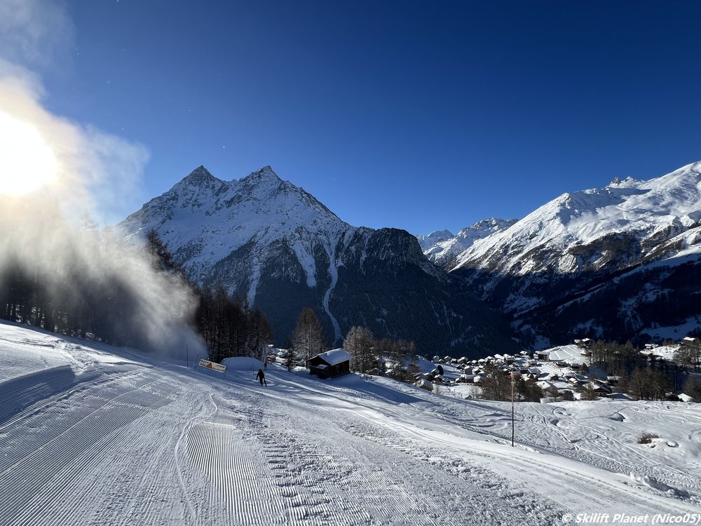 Blaue Piste La Terraz, Schneekanon in Betrieb