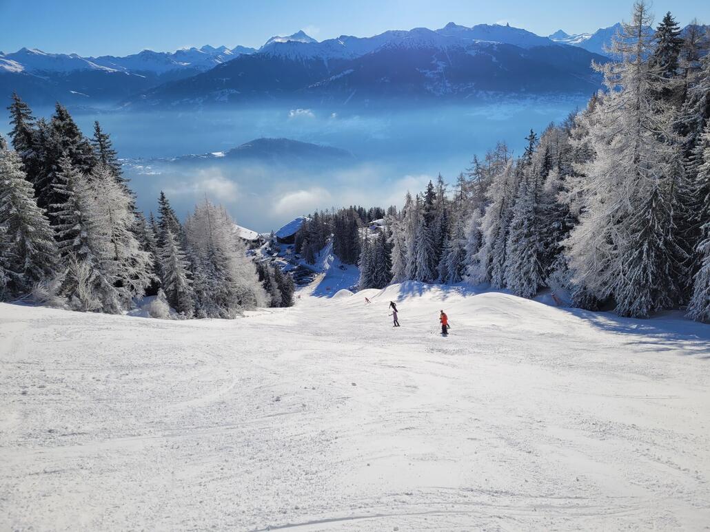 Einziger Wermutstropfen heute: Die Talabfahrt ist nicht komplett präpariert und es wurde die Nacht beschneit. Ist aber komplett nachvollziehbar, die Bedingungen die Nacht mussten genutzt werden.