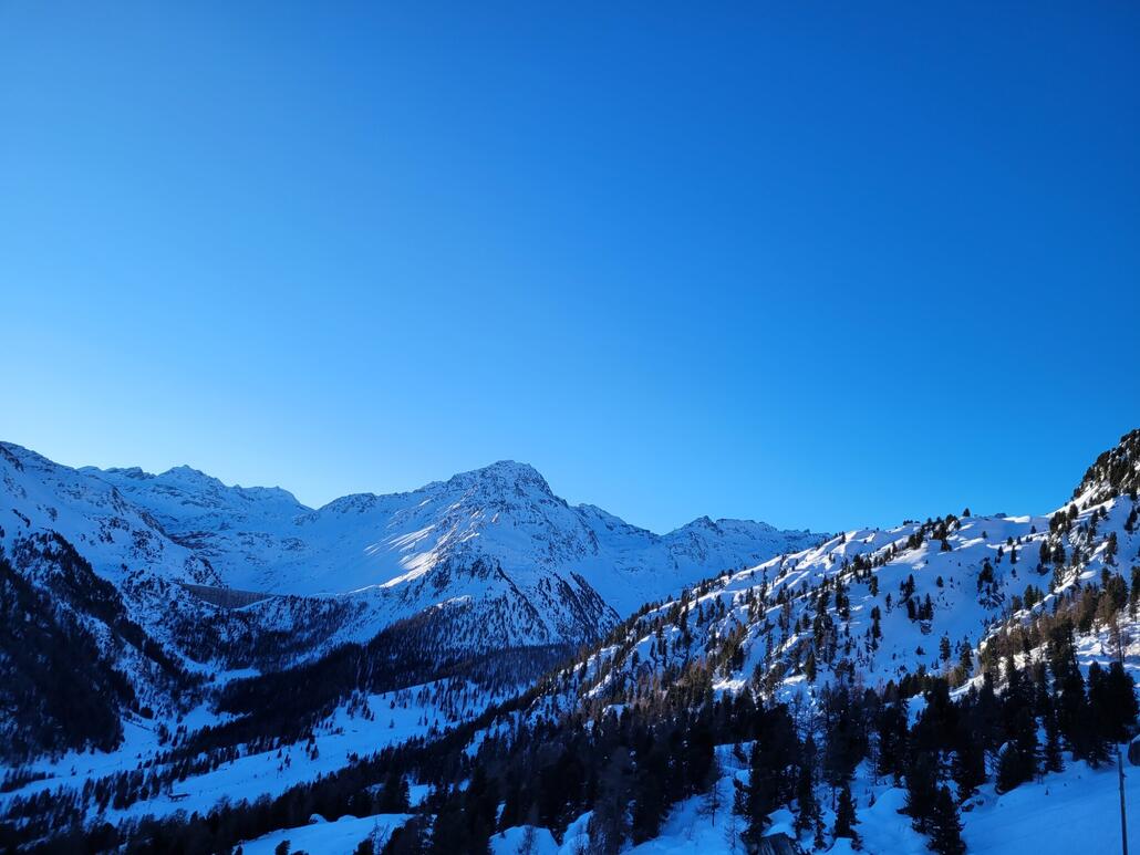 Ich bleibe am Plan du Fou. Zu gut ist die Piste und zu schattig ist in der Frühe noch der Rest des Gebiets