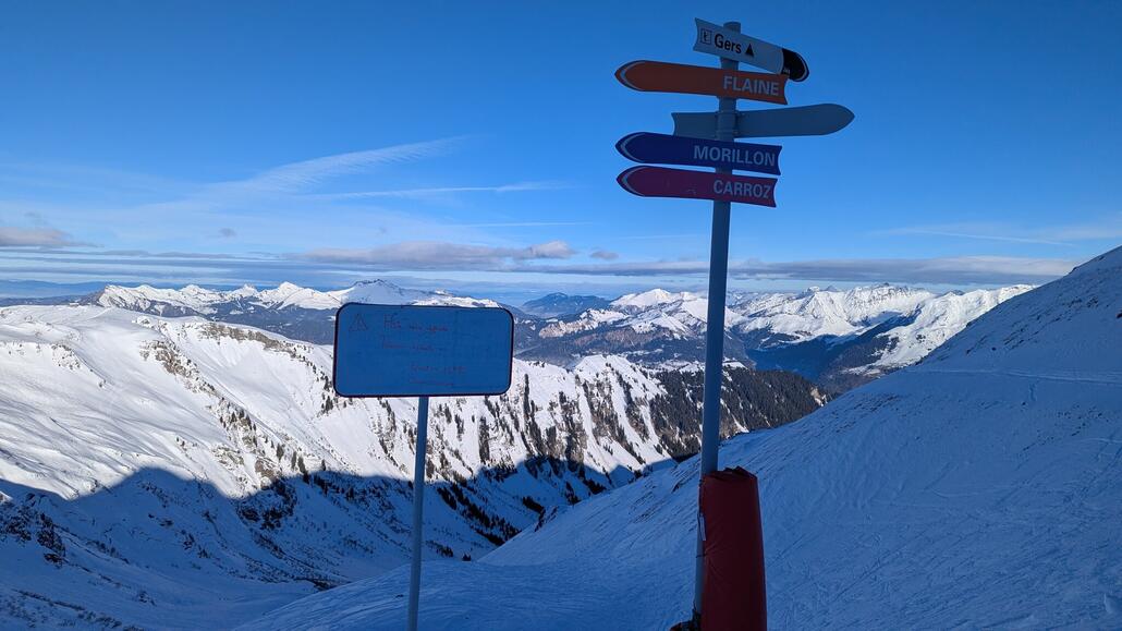 Zum abseits gelegenen Gers Schlepplift, die lange blaue nach Sixt ist leider geschlossen. Wer Englisch spricht statt französisch, für den schließt der Lift wohl schon 30 min früher :D