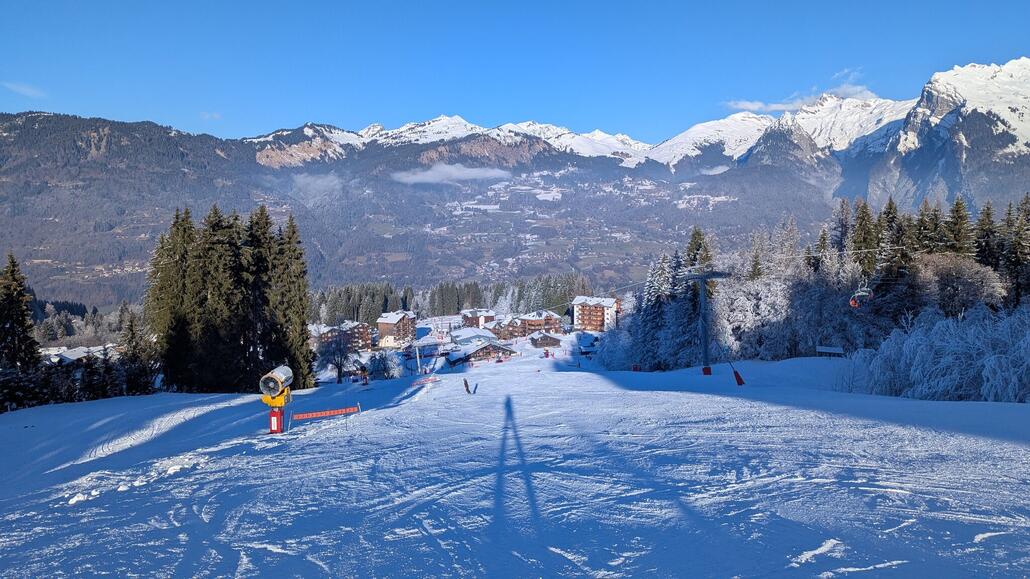 Morillon 1100. Die weitere Talabfahrt ist geschlossen.