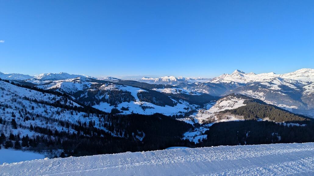Blick in die weiteren Regionen der Espace Diamant