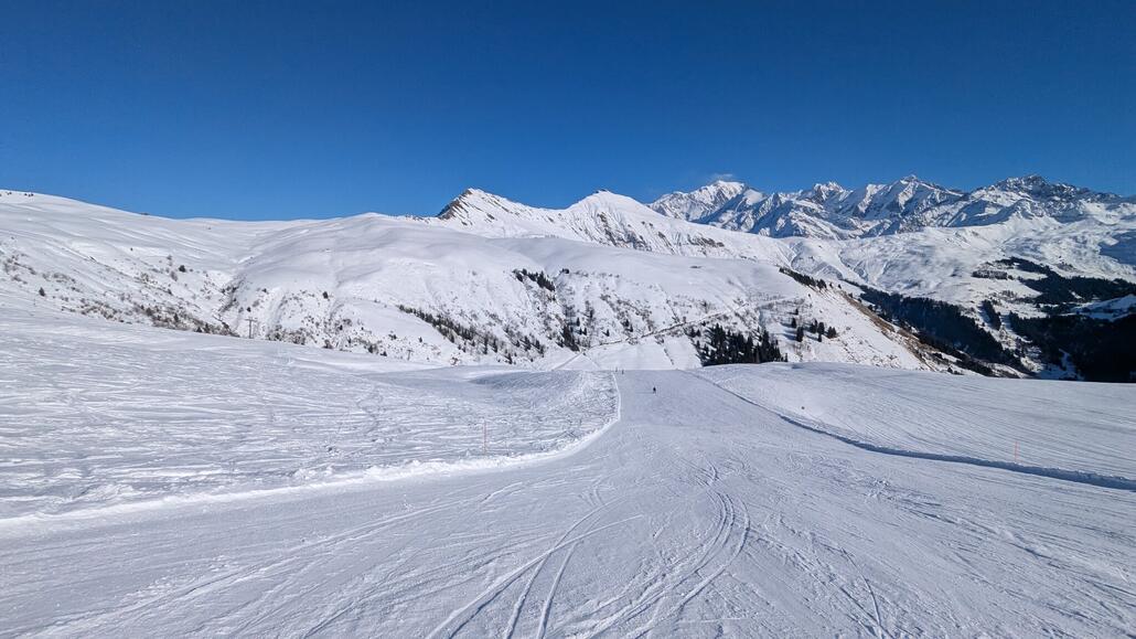 Wow! Leere Sonnenpisten top präsentiert am TSD Bellasta! Und nichts los!