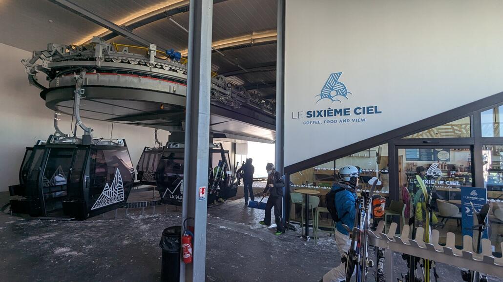 Bergstation mit kleinem Cafe