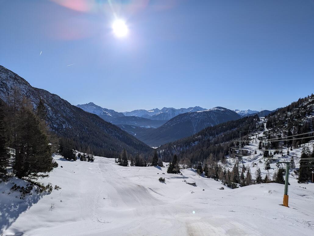 Gesperrte linke Piste