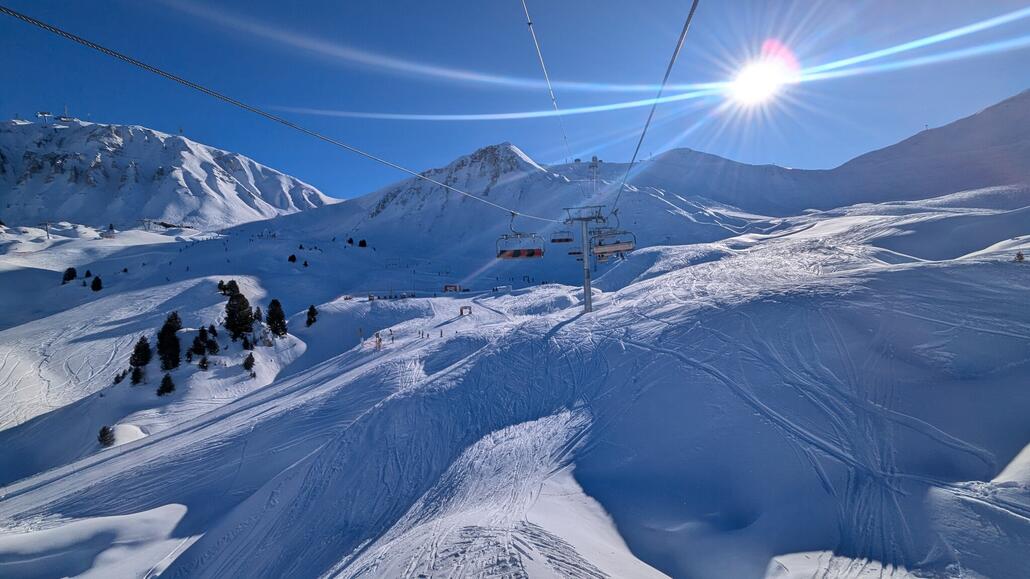 Zurück mit der für mich neuen TSD Lovatiere, der ohne Wartezeiten (im Gegensatz zur Funitel) auch vom Ort bis auf 2500 Meter führt!