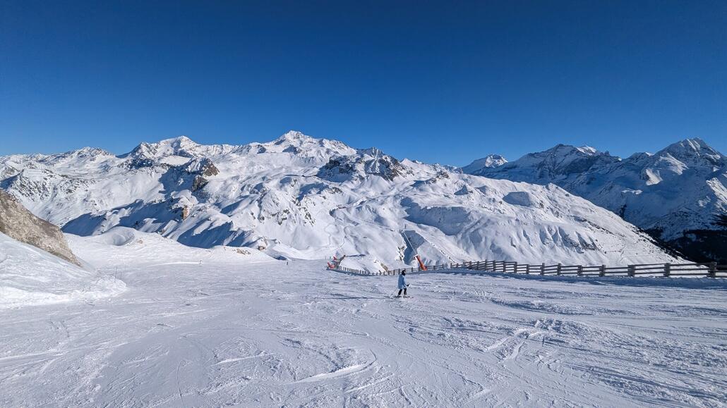 Blick und Abfahrt in Richtung Roche de Mio