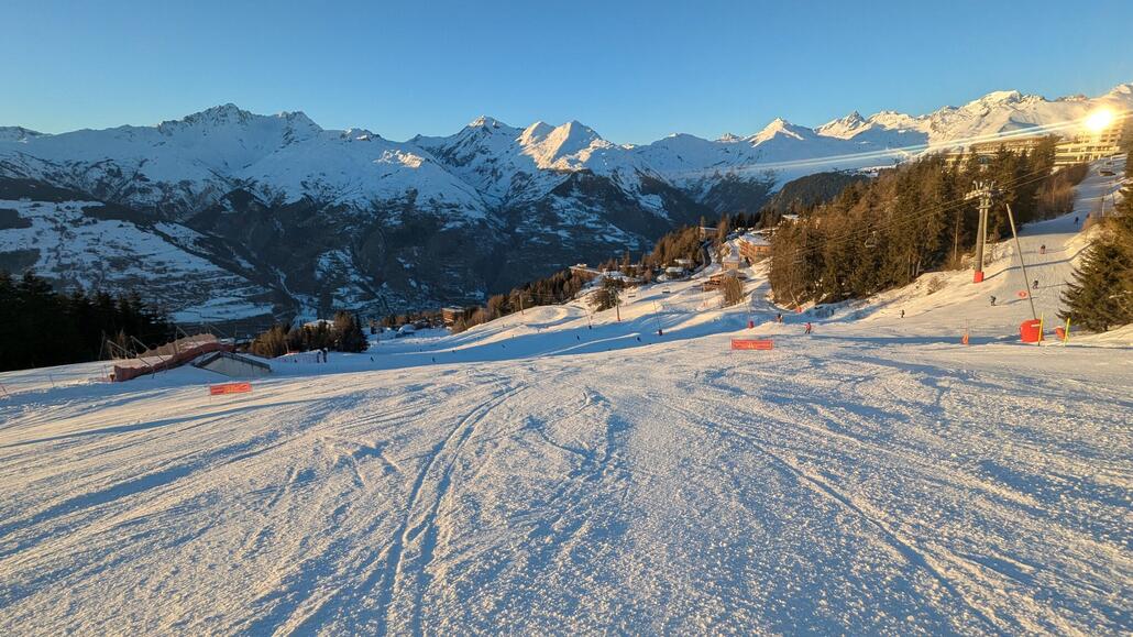 Arc 1600 - weiter runter gibt es noch eine Talabfahrt bis zur Mittelstation der Funiculaire