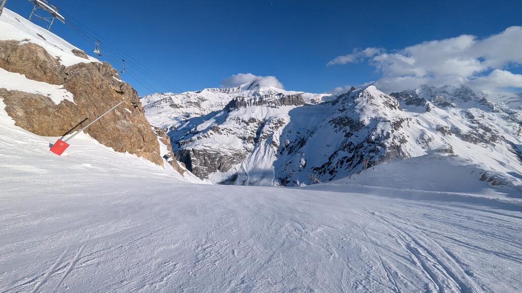 Einstieg in die schwarze präparierte Face de la Bellevarde, die Weltcup Piste von Val-d'Isère