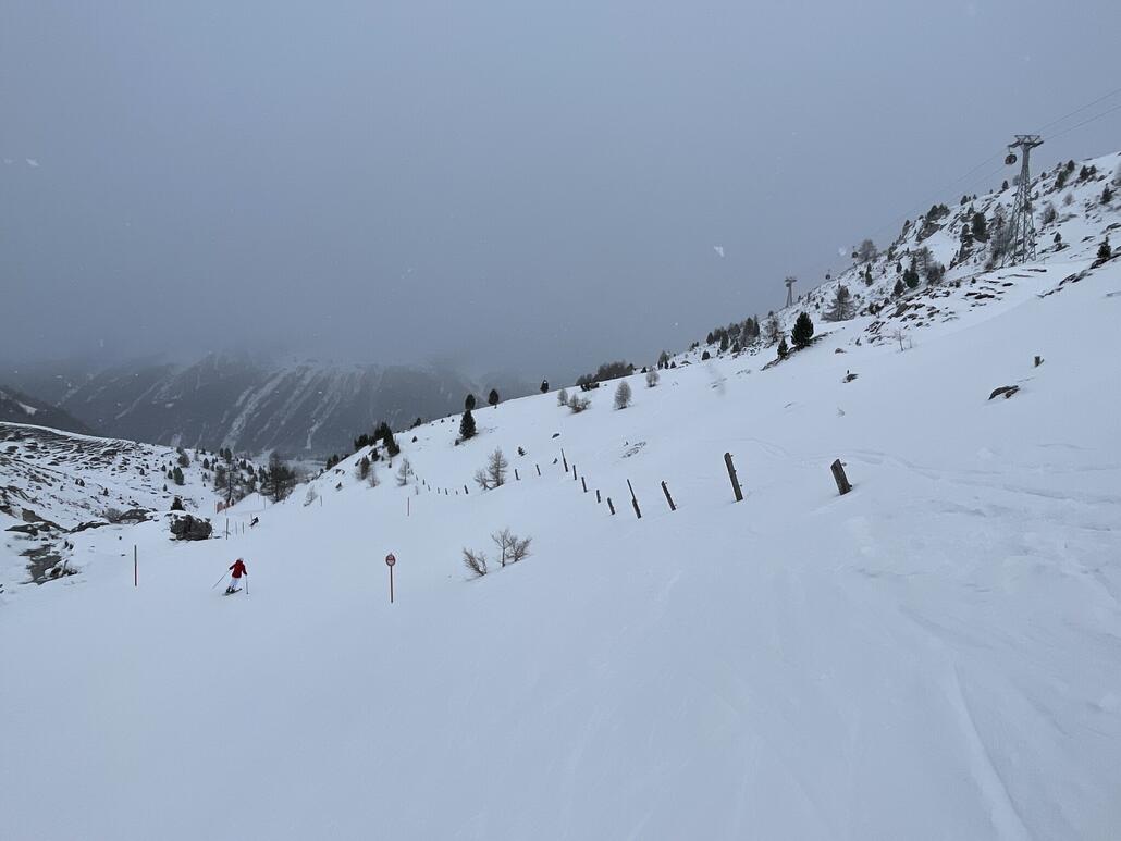 Es macht zu Zeit für Talabfahrt nach Celerina.
