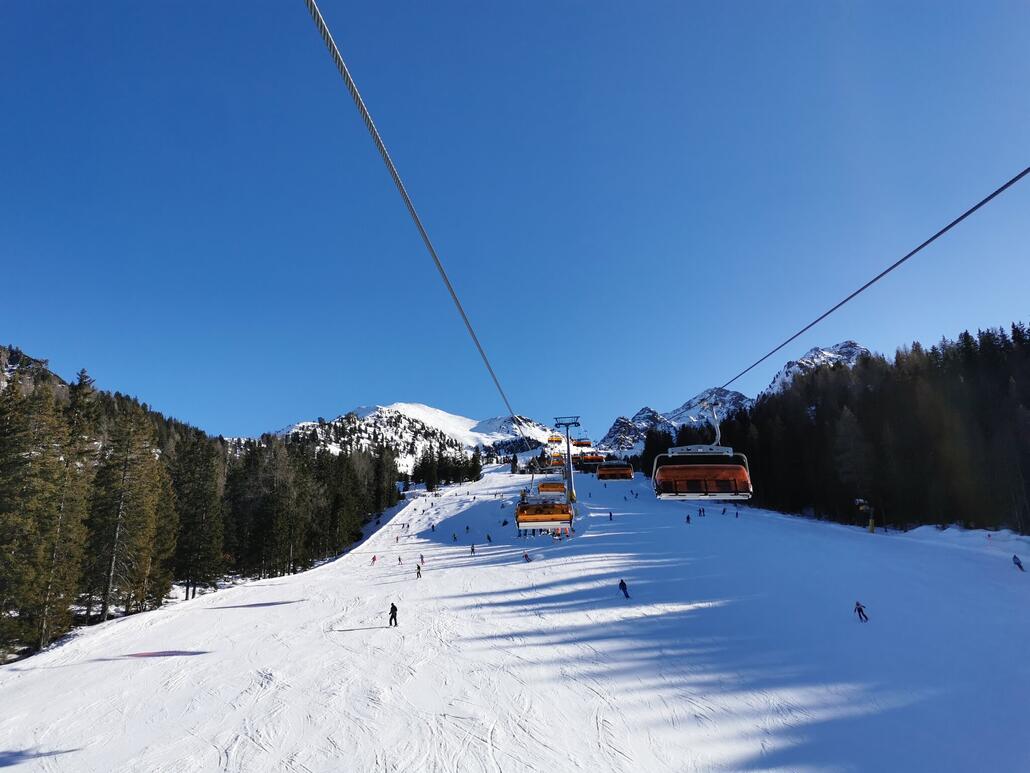 11. Der Alm 6er ist idyllisch gelegen.