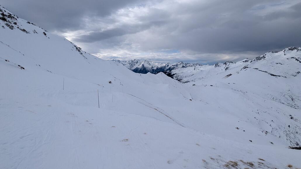 Die Freeride Riondet als schwarze Skiroute. Super zu fahren mit griffigem Schnee!