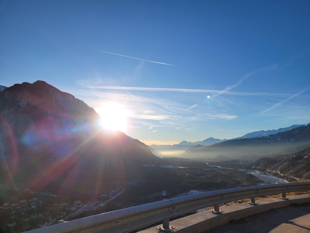 Strasse aus Leuk - wie ebenfalls von Nico erwähnt - sehr schön mit tollen Blicken ins Rhonetal