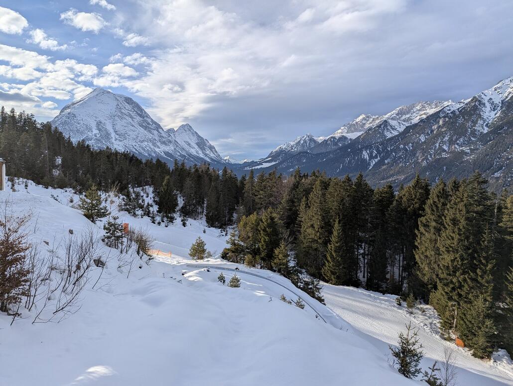 Blick zur Ehrwalder Alm und ganz hinten Lermoos