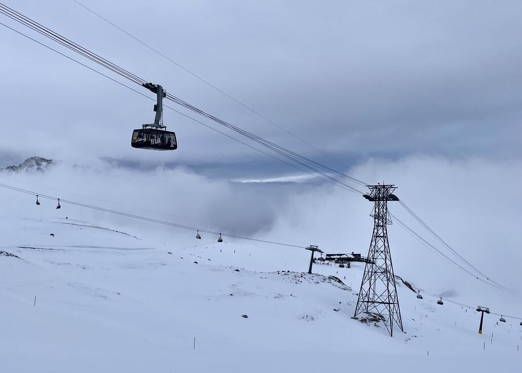 Darüber und unter der Nebelschicht ist die Sicht gut, leider sind hier die Anlagen alle zu lange und man kommt immer in der Mitte, Unten oder Oben in die Nebelsuppe