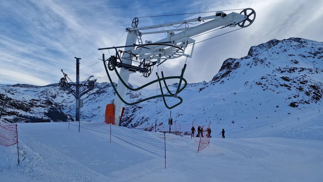 Die Bergstation des Skilifts Barme beeindruckt als klassisches Beispiel französischer Seilbahntechnik.