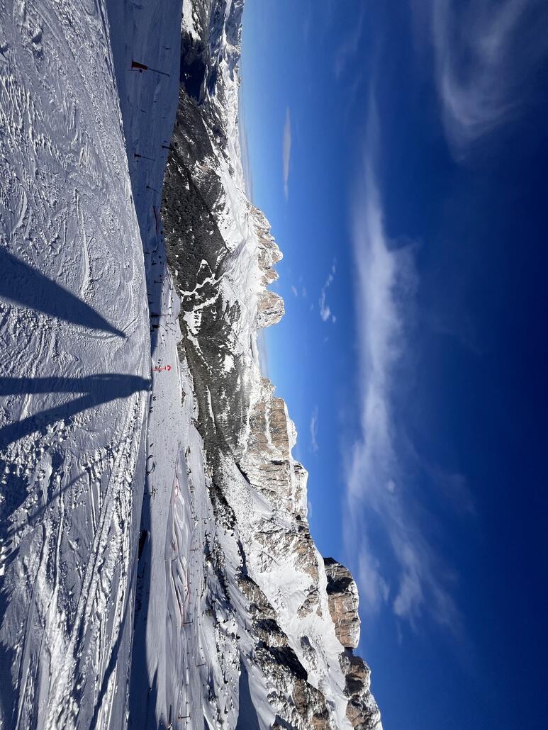 Pisten sind stellenweise sehr hart. Bei dem Regen gestern aber auch kein Wunder.