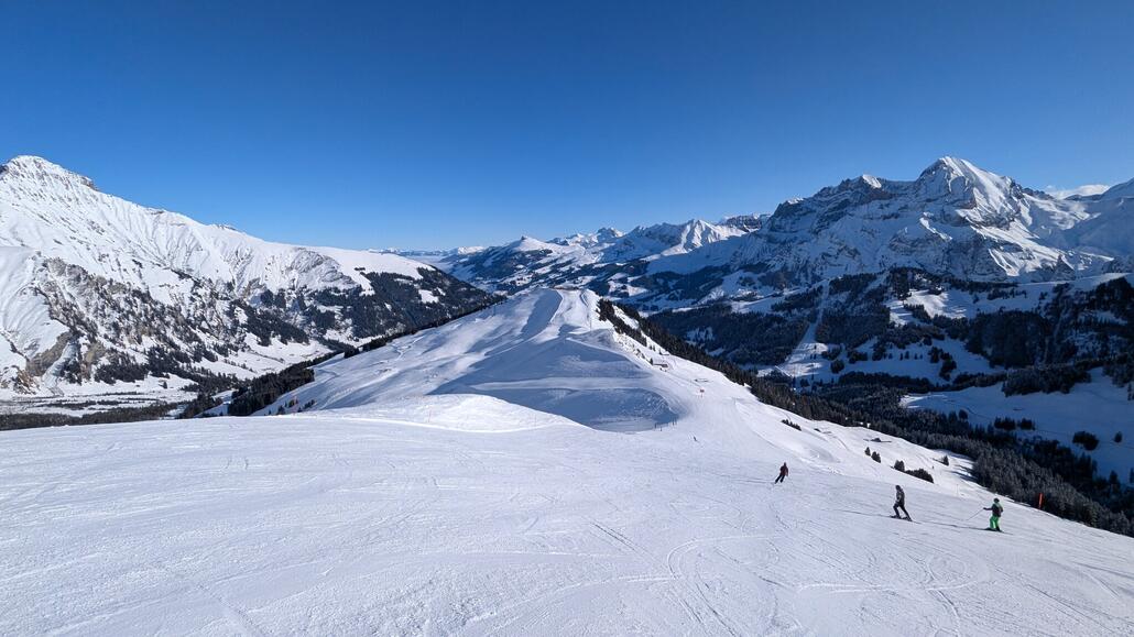 Sandiger Boden Blick nach Adelboden