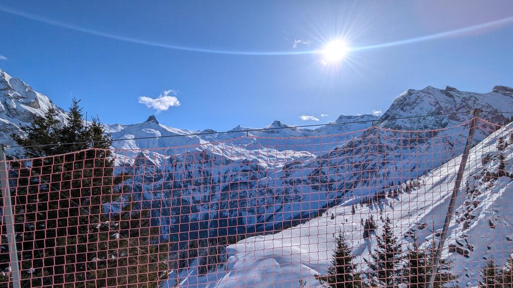 Toller Blick von der Bergstation zur Engstligen Alp - Daher die Idee da als nächstes hin!