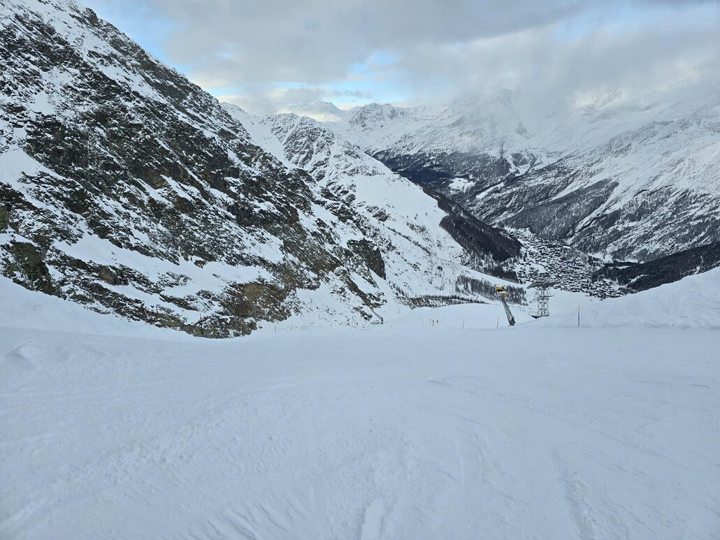 Letzte Abfahrt des Tages auf der leeren "Oberer Spielboden"
