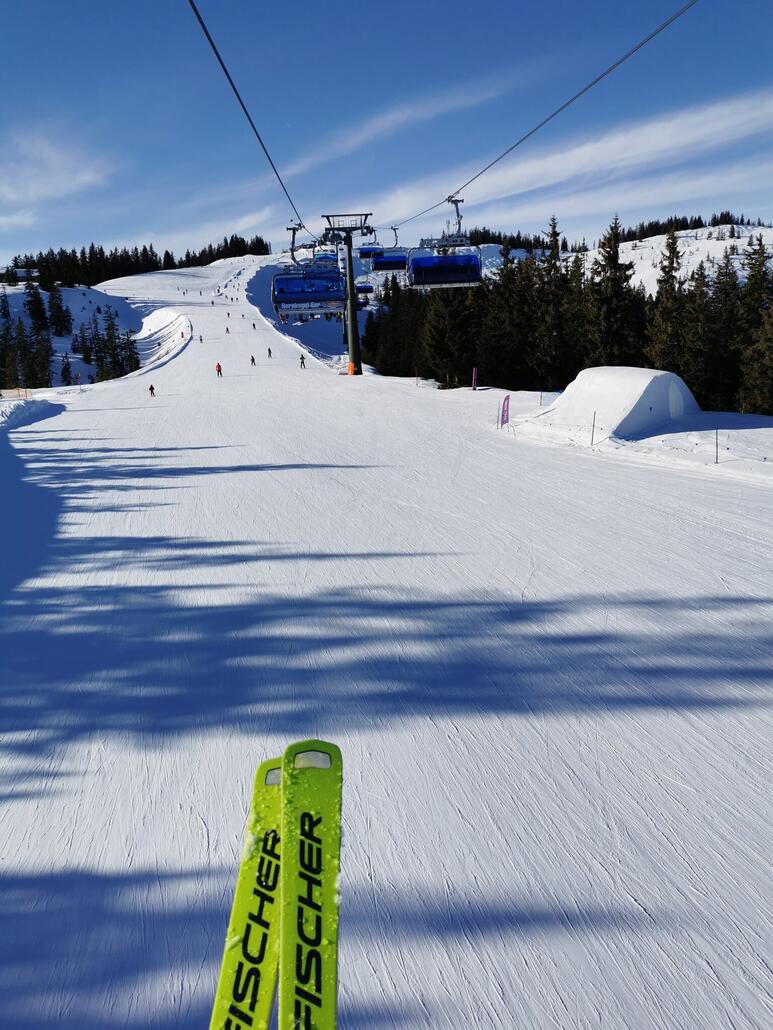 9. Und schon wieder bei der Rückfahrt. Kein Stau heute beim Bernkogel 6er.