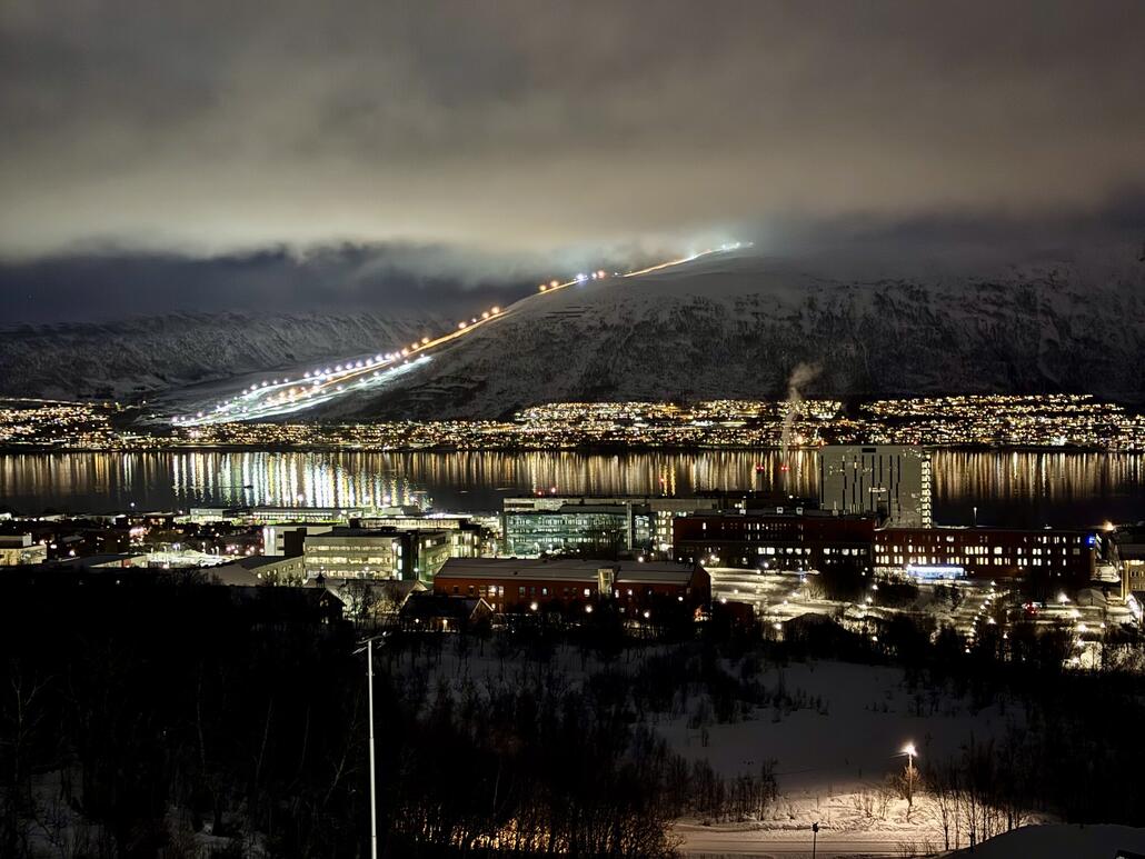 Blick auf Tromsø Alpinpark. Vielleicht gehen wir dort noch Skifahren
